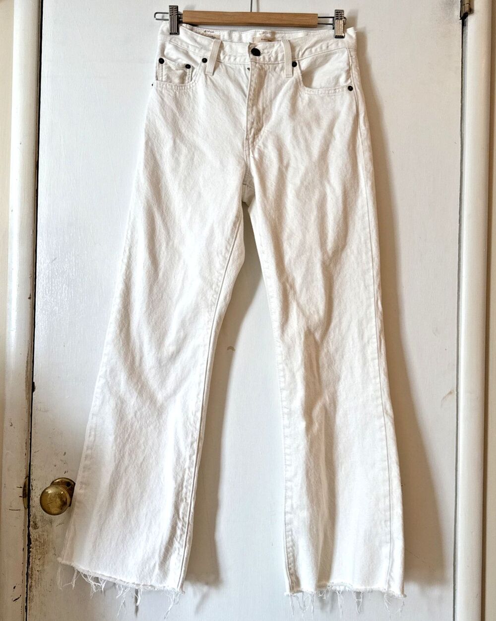 Levi's Premium White Baggy Boot Denim Jeans Raw Hem Mid Rise Flare Women's 25